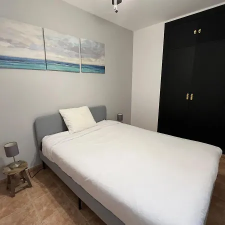 2-bedroom Sunny Flat Apartament Malaga