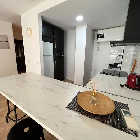 2-bedroom Sunny Flat Apartament Malaga