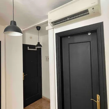 2-bedroom Sunny Flat Apartament
